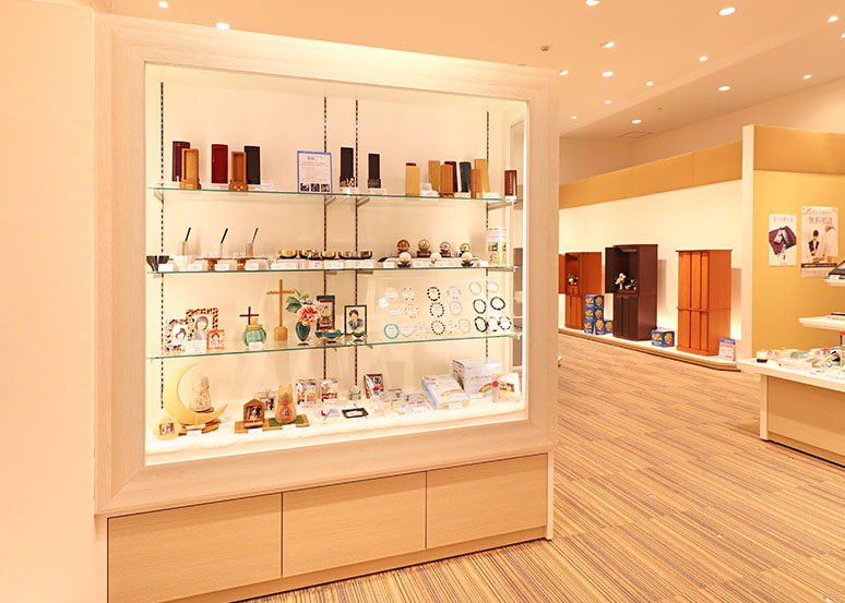 ギャラリーメモリア イオンモール広島祗園 - 仏壇のあるリビング｜現代