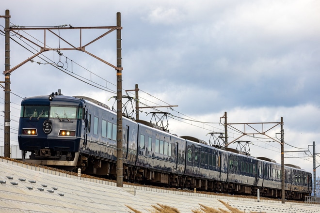 JR西日本 117系 銀河 行路表 JR西日本 117系 銀河 運転行路表 JR西日本