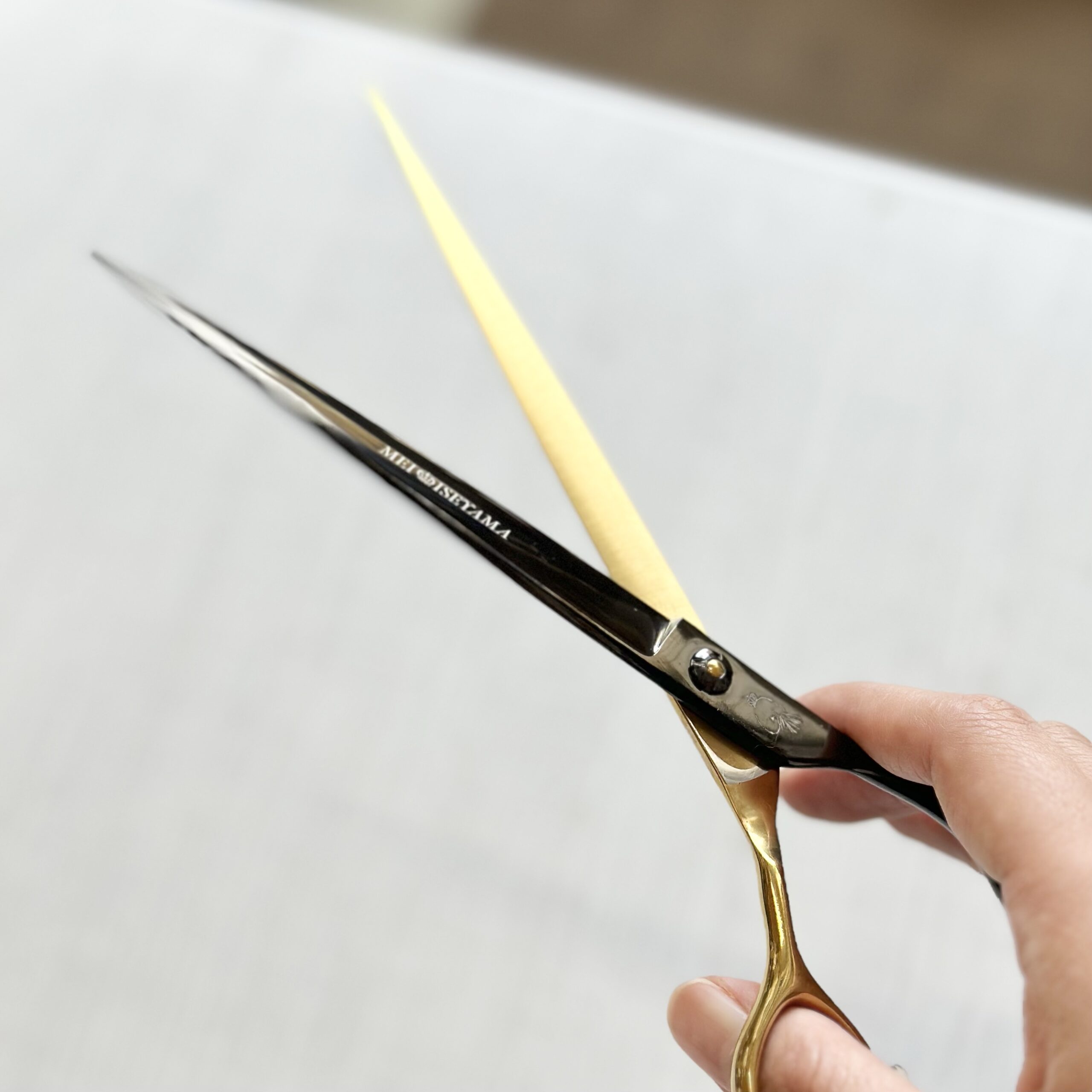 MEI ISEYAMA MODEL 】ギザ刃のストレートシザー 7.5インチ | 333 Dog