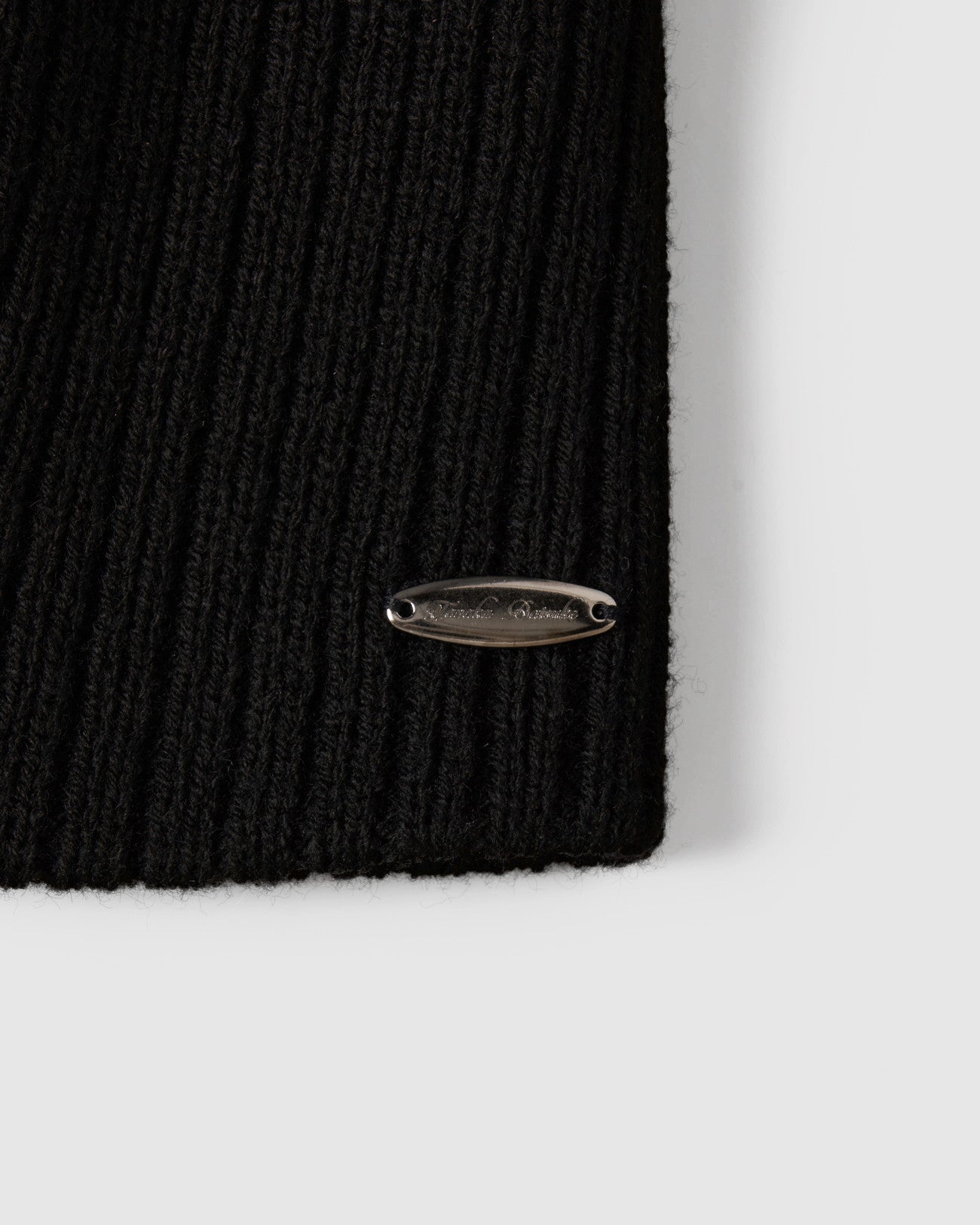 snow piles up beanie Black【Delivery in February 2025