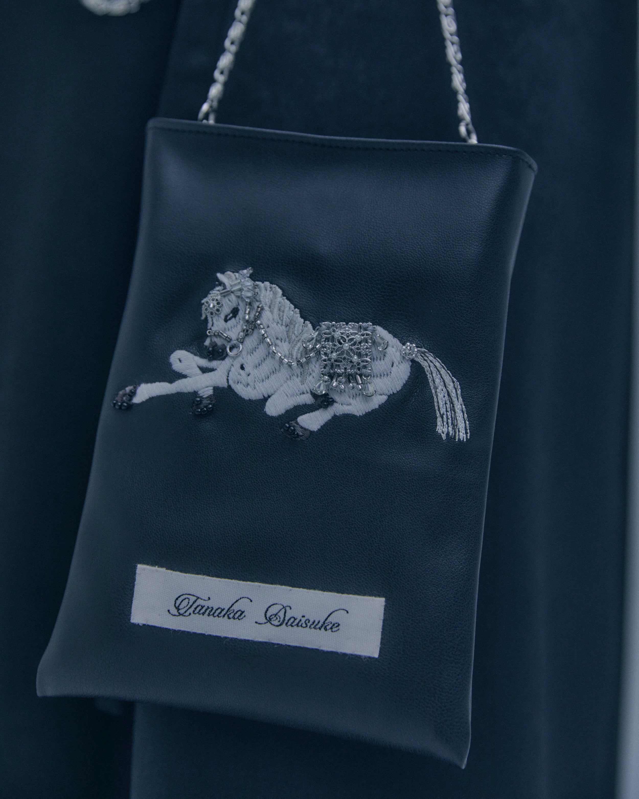 tanakadaisuke(タナカダイスケ)|バッグ|white horse sacoche