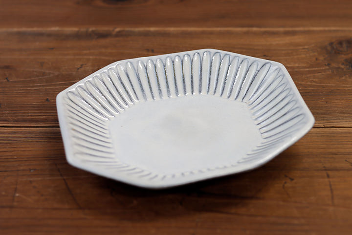 雅峰窯】八角皿/しのぎ/白/（横 22.5cm） | 【丹波のイロドリ】丹波焼