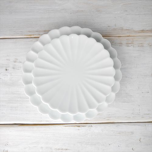 有田焼/渓山窯/ARKZ-017002002/白磁菊型5寸皿/Φ15.5 X H2 - テーブル