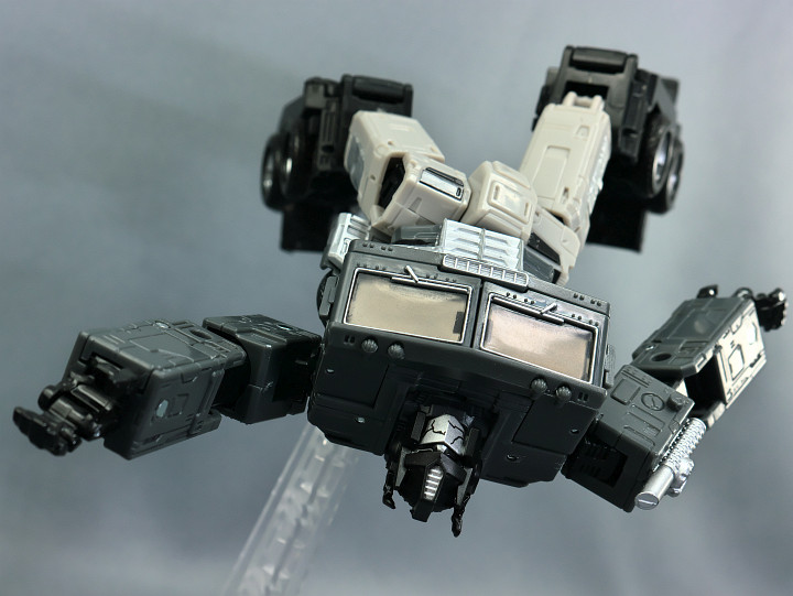 トランスフォーマー オルタネイトユニバース オプティマスプライム