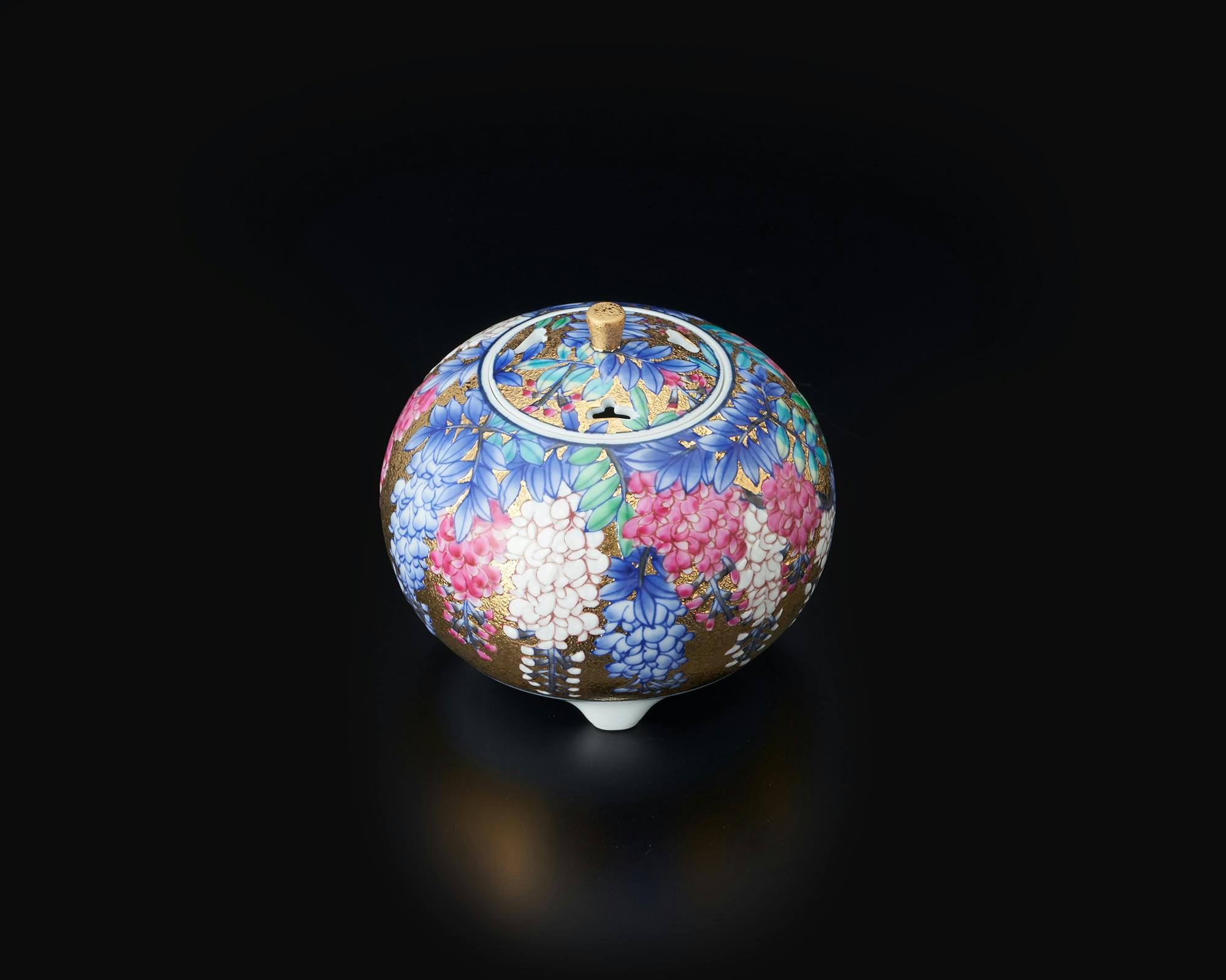 置物「香炉 金彩藤絵 1」 金龍窯 江口天童 有田焼 陶磁器 – Takumi Japan