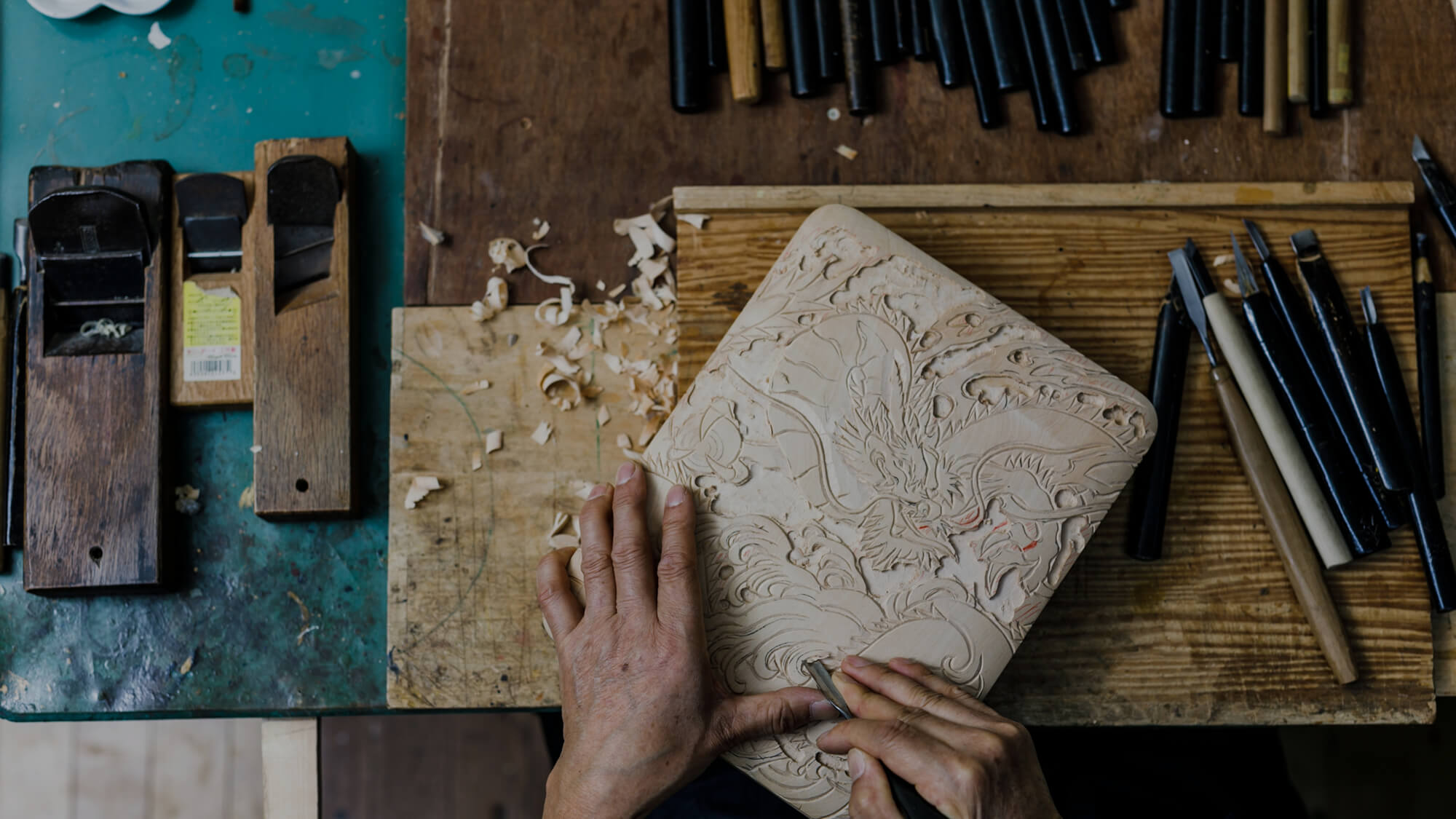 けやきの木彫額『鶴の巣篭もり』作家注文品 ケヤキの家紋額（鶴亀