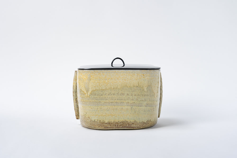 管耳付四方水指 十三代 八山造 – 高取焼宗家