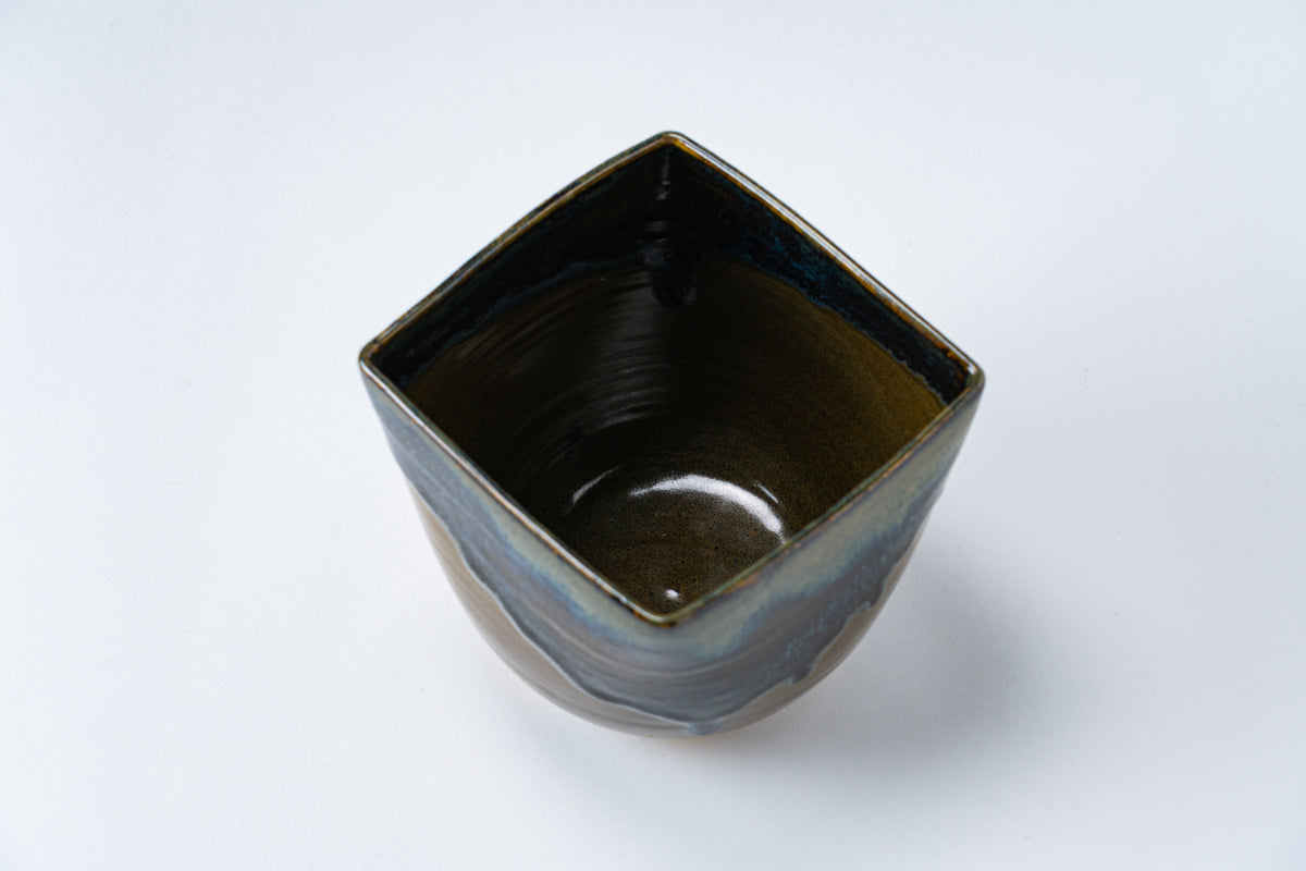 菱水指 十三代 髙取八山造 – 高取焼宗家