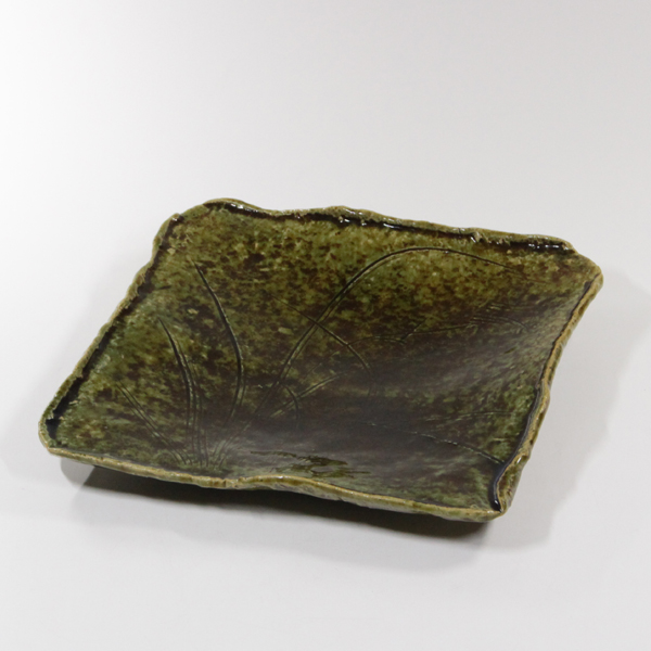 北大路魯山人 織部まな板皿 共箱付 本日は、魯山人の代表作『織部 草文