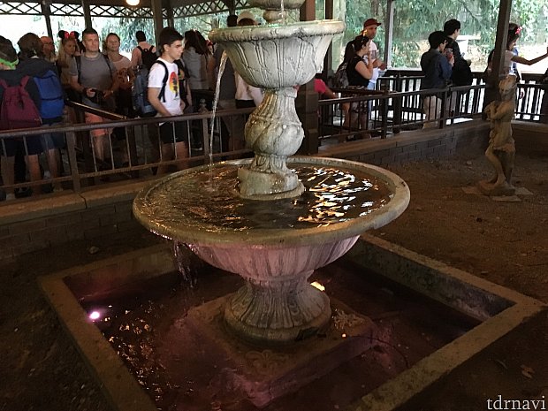 物語へのこだわり | ファントム・マナー（パリ）