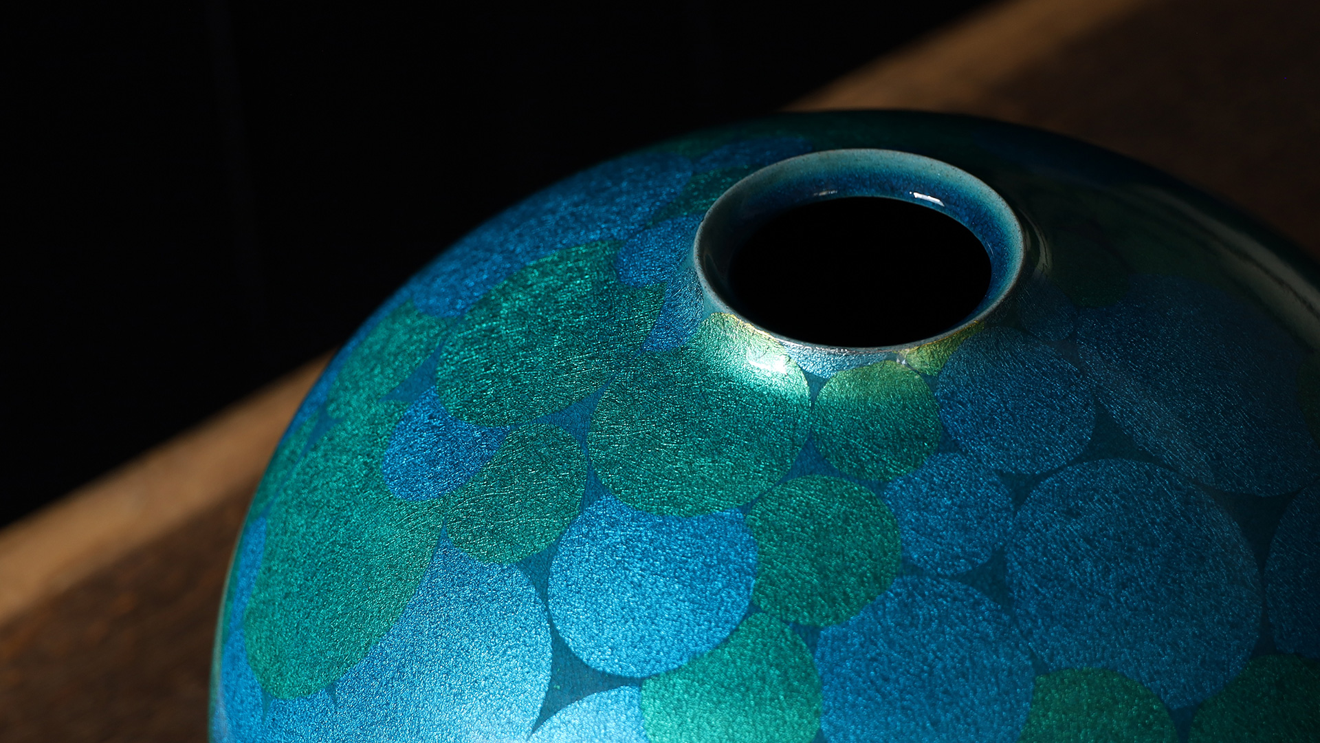 釉裏白金彩花壺（小野珀子） - 天平堂（TENPYODO）