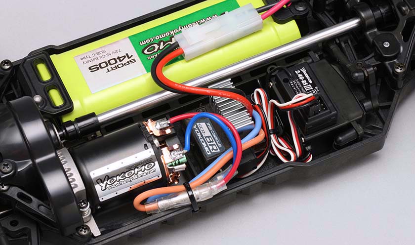 ヨコモ YD2S ドリラジS15シルビア ボディー プロポ付き Amazon.co.jp