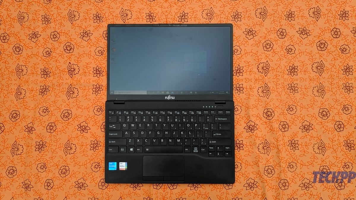 Fujitsu UH-X Review: A Feather in the Laptop Nest - TechPP