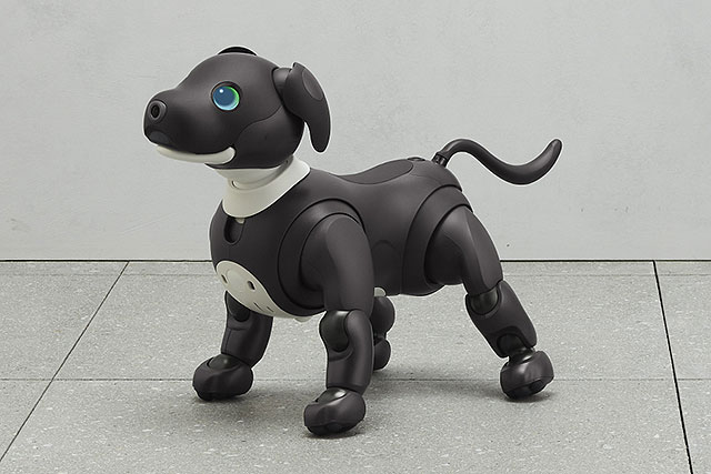 aiboの誕生から5年！ 2023年ニューカラーモデル『aibo エスプレッソ