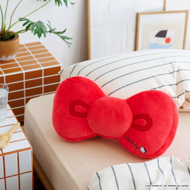 Hello Kitty ふわもちリボンクッションBOOK | 商品カテゴリ一覧,宝島社