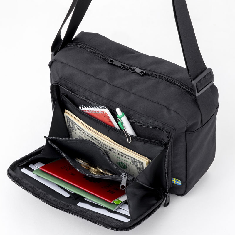 moz じゃばらポケット付き高機能ショルダーバッグBOOK│宝島社の通販