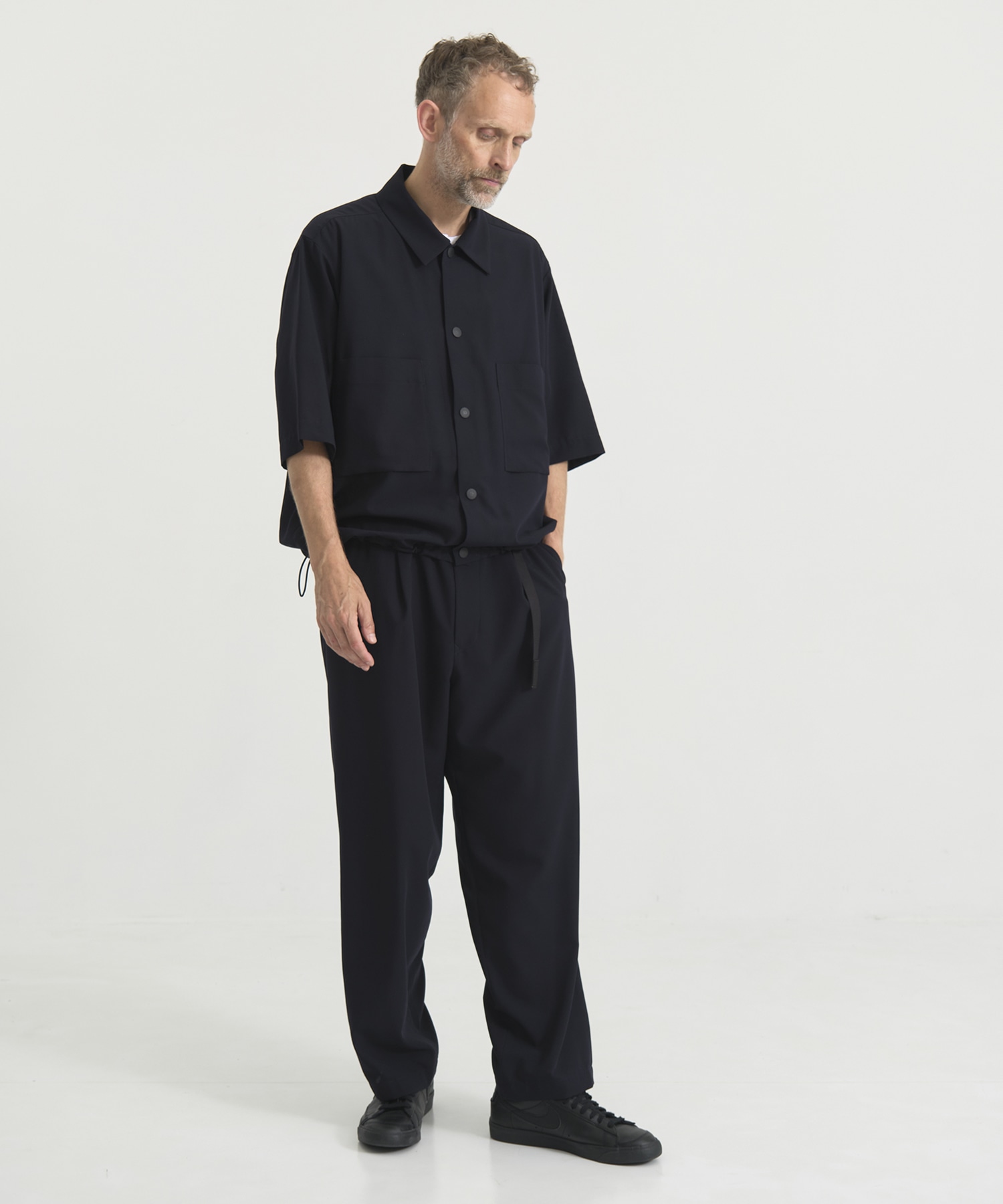 別注Draw Code S/S シャツ(4 BLACK): UJOH HOMME: MENS｜THE TOKYO