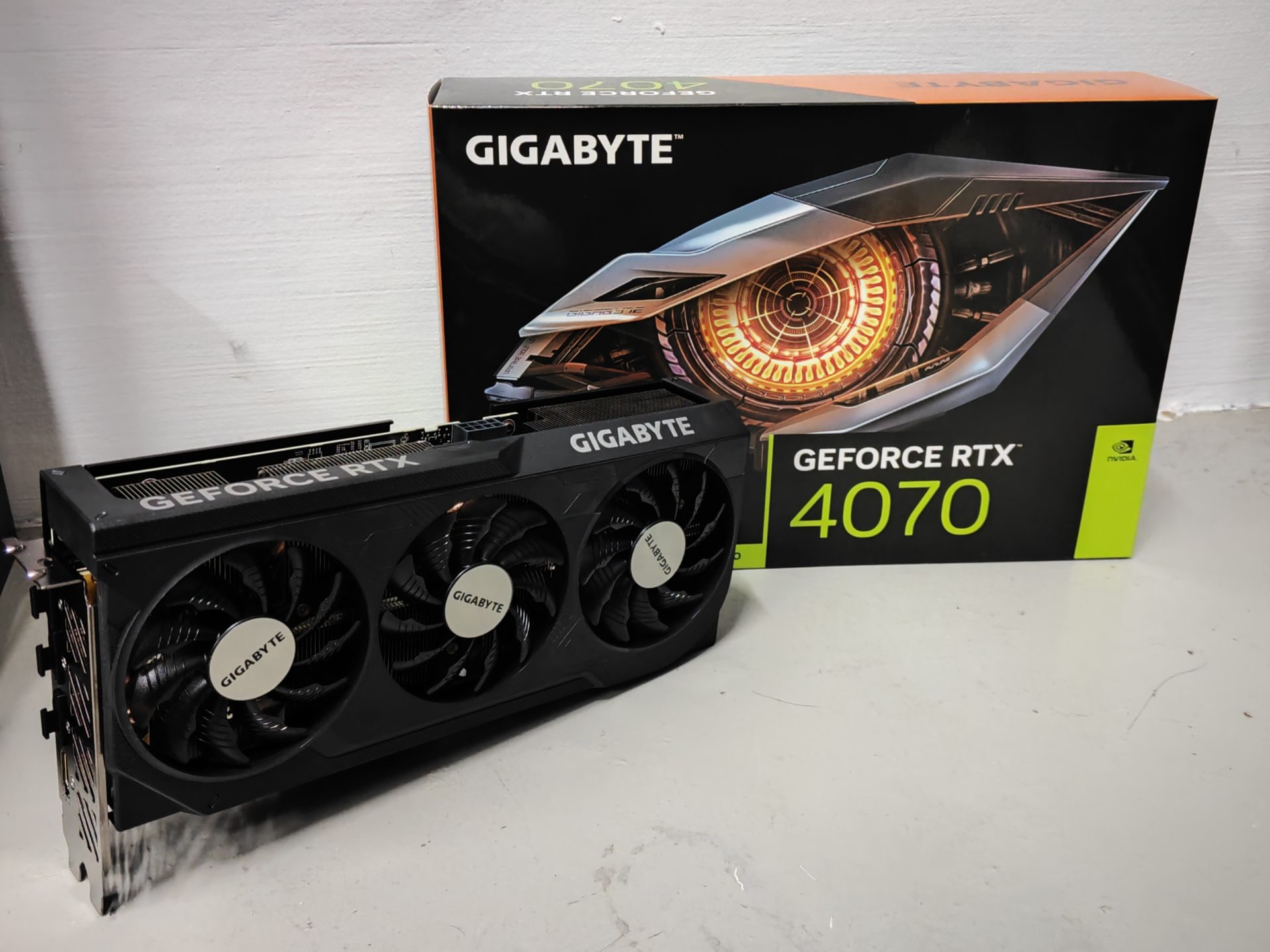 グラフィックボード・グラボ・ビデオカード GIGABYTE RTX4070Ti Eagle