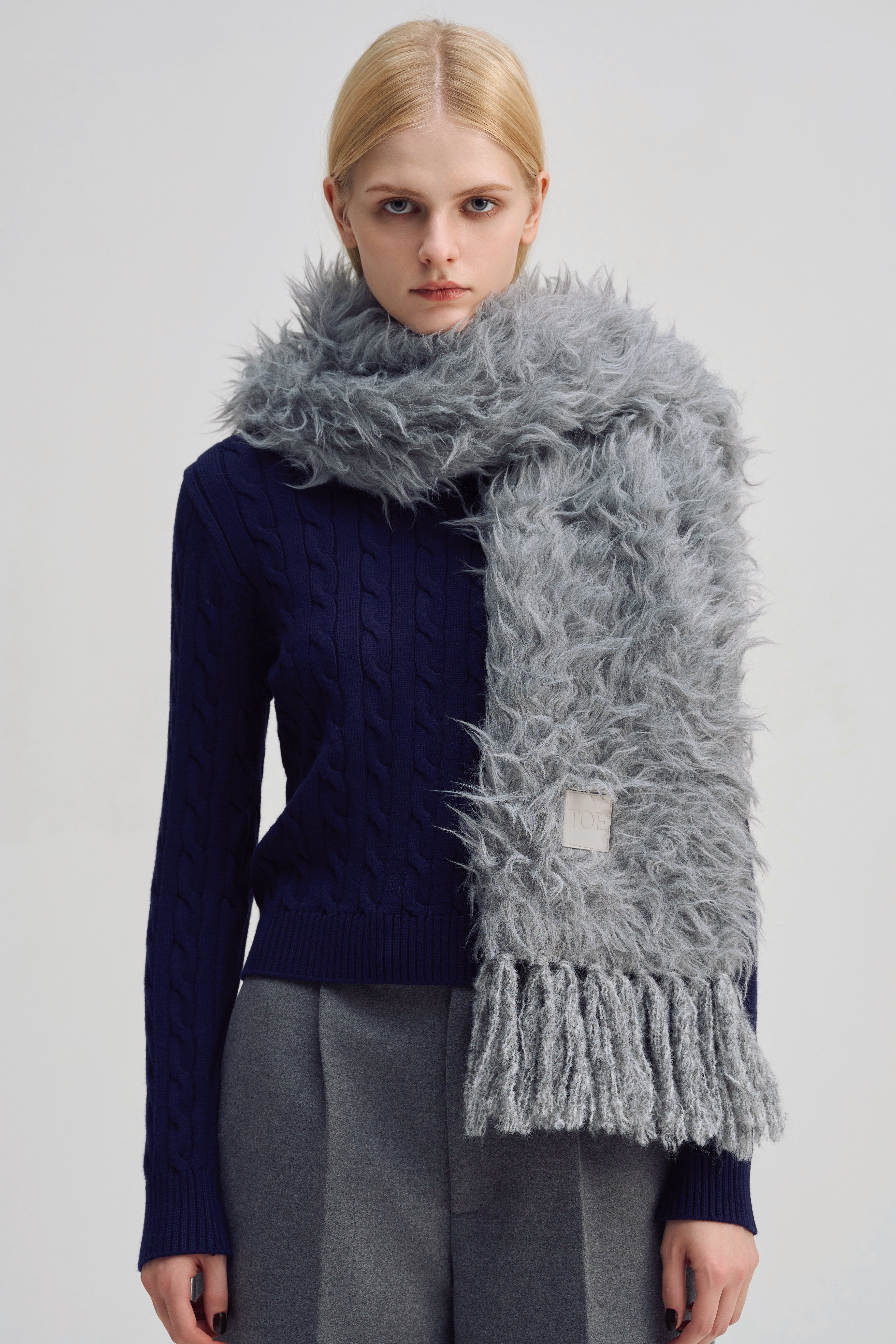 Eltz Shaggy Muffler – THE TOÉ