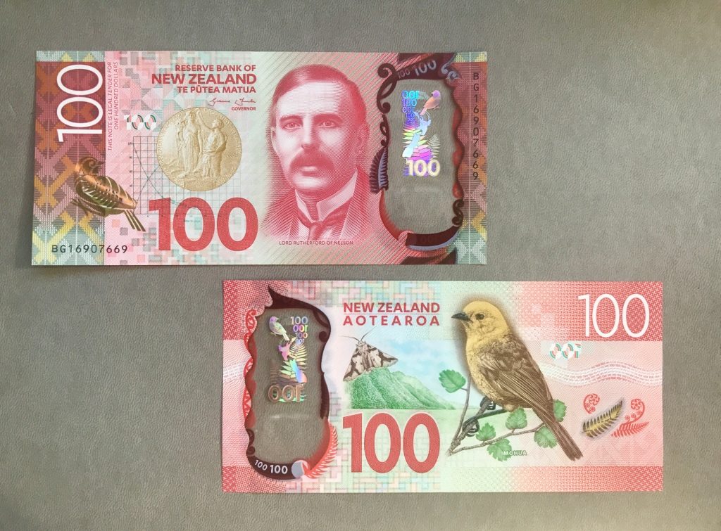 さ*)様 ニュージーランド旧紙幣100ドルx32枚 さ*)様 ニュージーランド