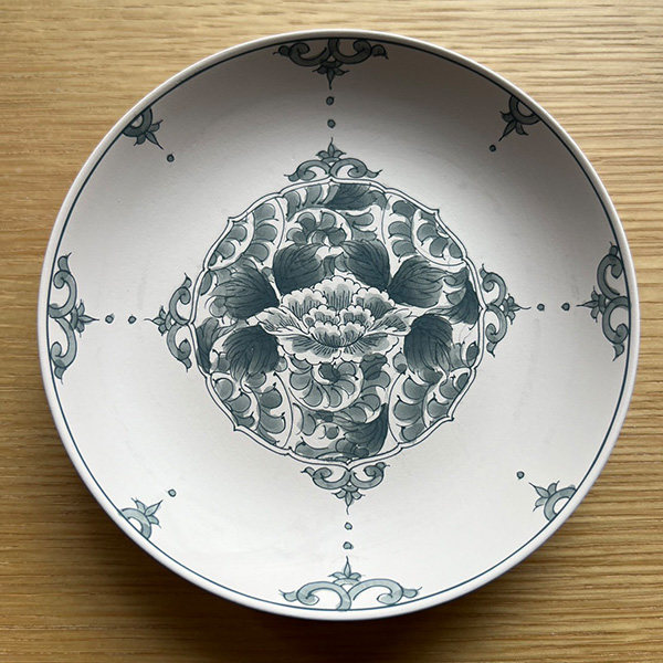 工芸WS〕三川内焼染付体験 豆皿製作 || THE COVER NIPPON