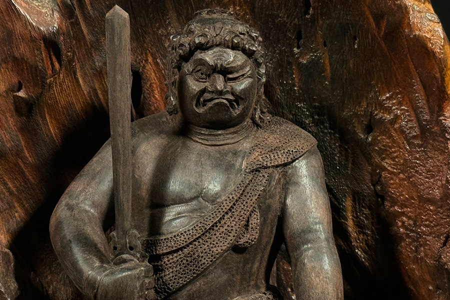 黒檀彫刻 上原工芸（沖縄） || THE COVER NIPPON