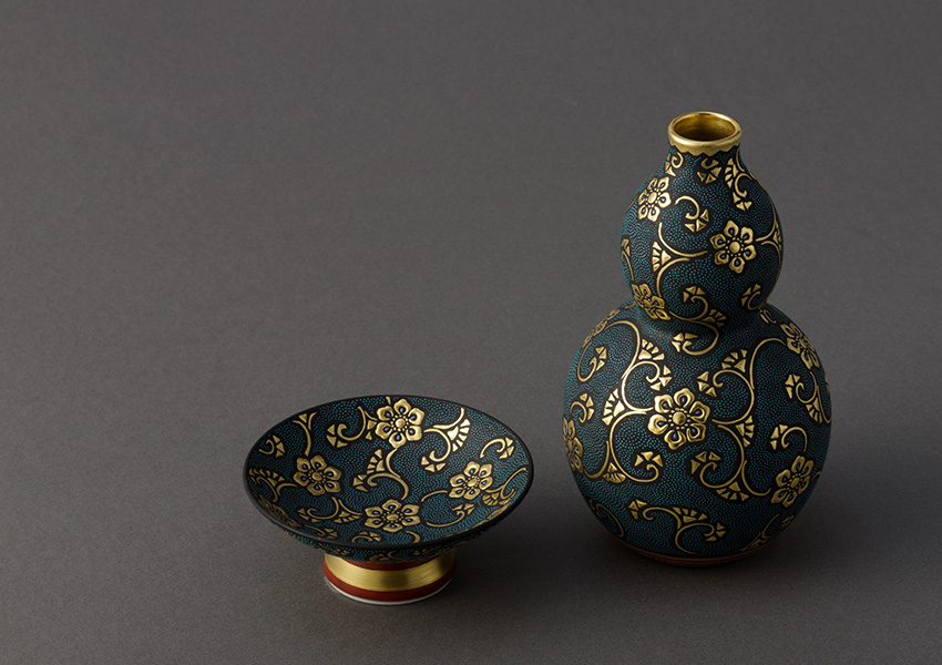 時代物 金工師 市川東玉斎 銅製三足流雲文獣足丸形花入 在銘 東玉斎