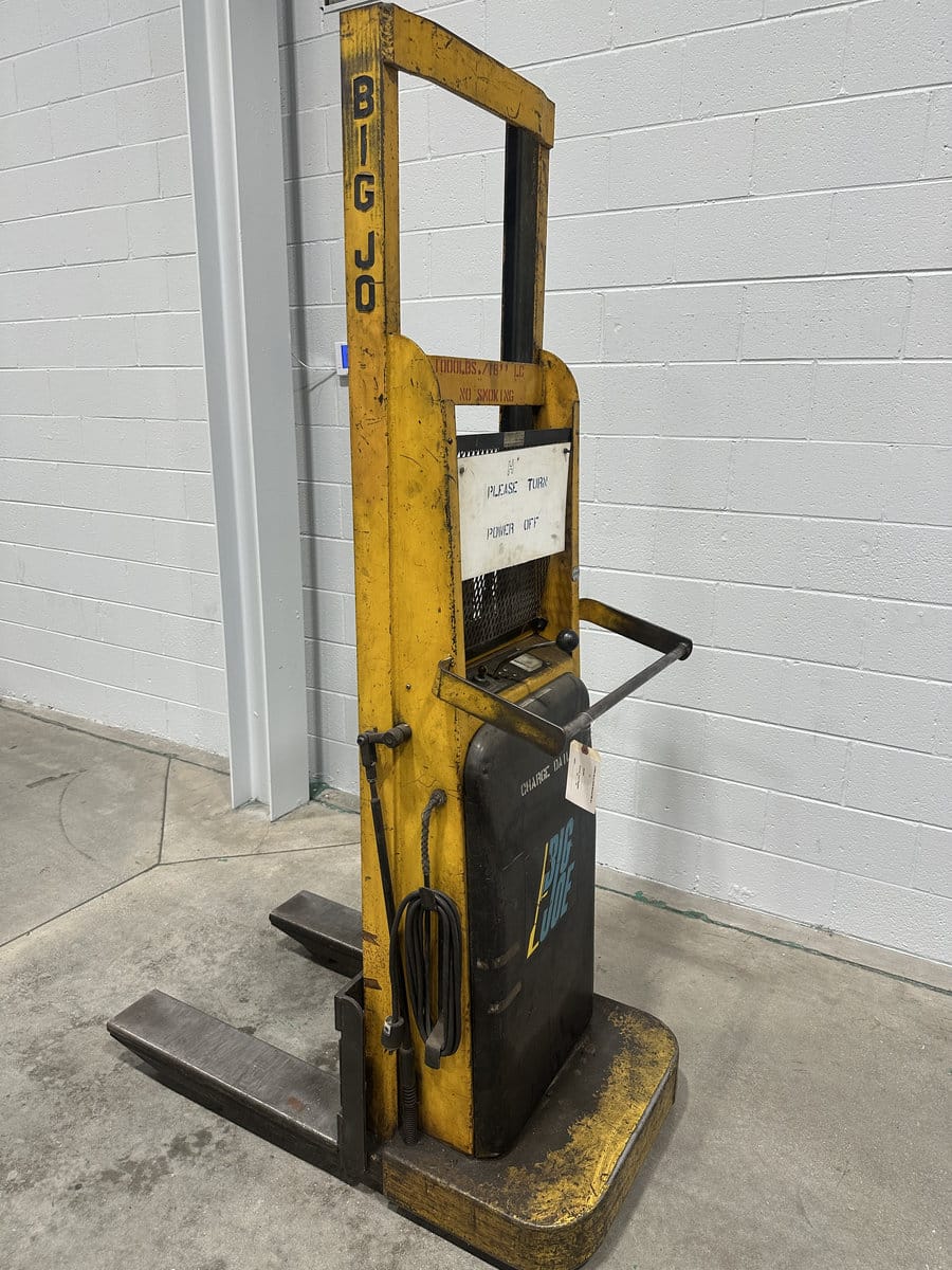 Big Joe 1018-R6 1000 lbs Motorized Pallet Stacker | eBay