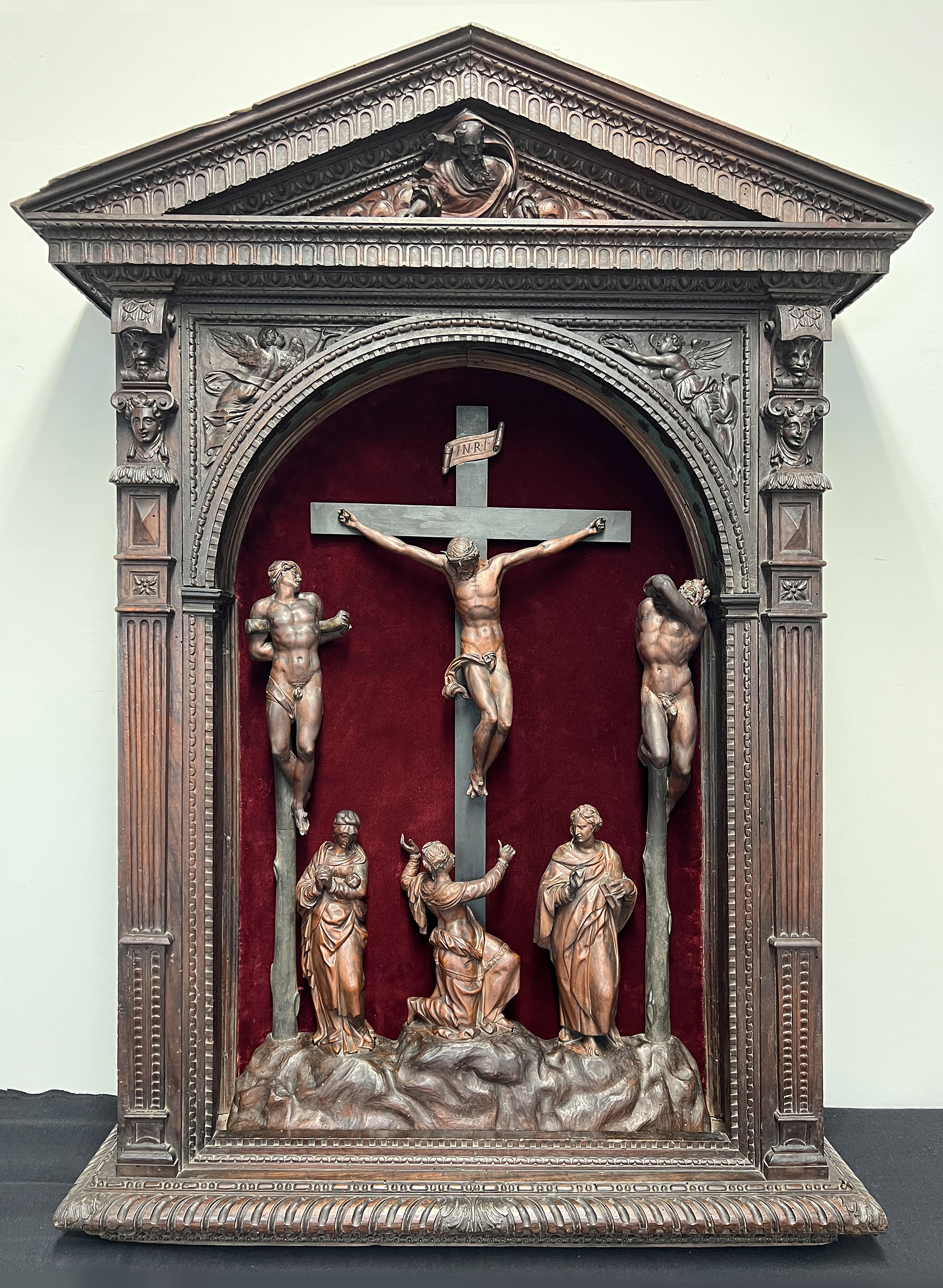 Framed crucifixes. Part 1: conserving an Italian Calvary | The