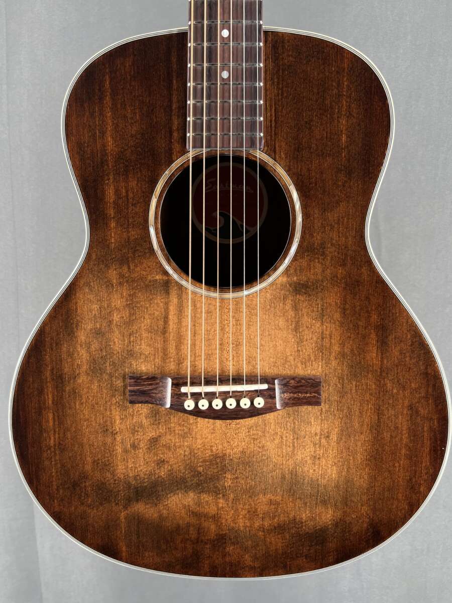 Eastman PCH2 Travel Guitar - Classic Finish - Mandolin Store