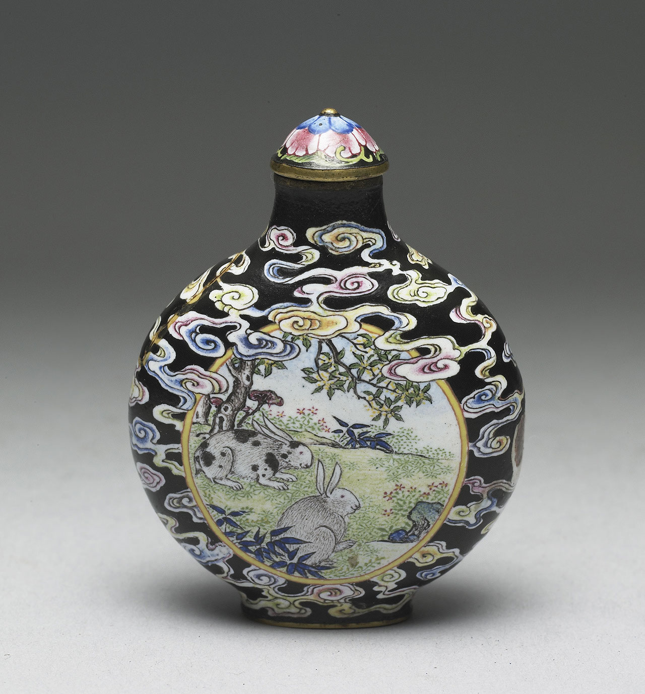 銀製のドラゴン緑色の鼻煙壺 鼻煙壺 中国 銀製のドラゴン緑色の鼻煙壺