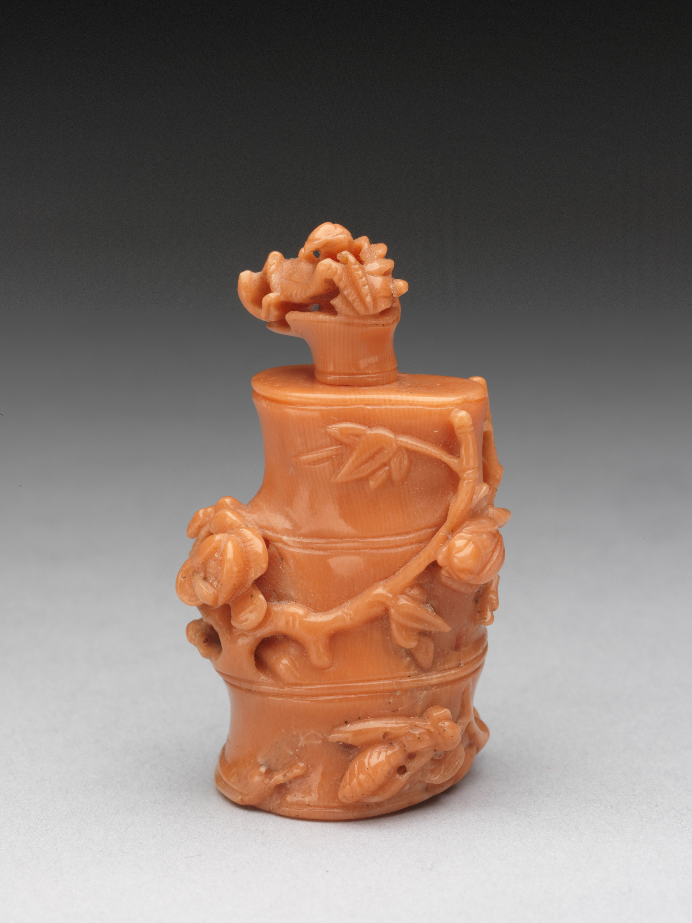 士拿乎—清宮鼻煙壺的時尚風潮-藝