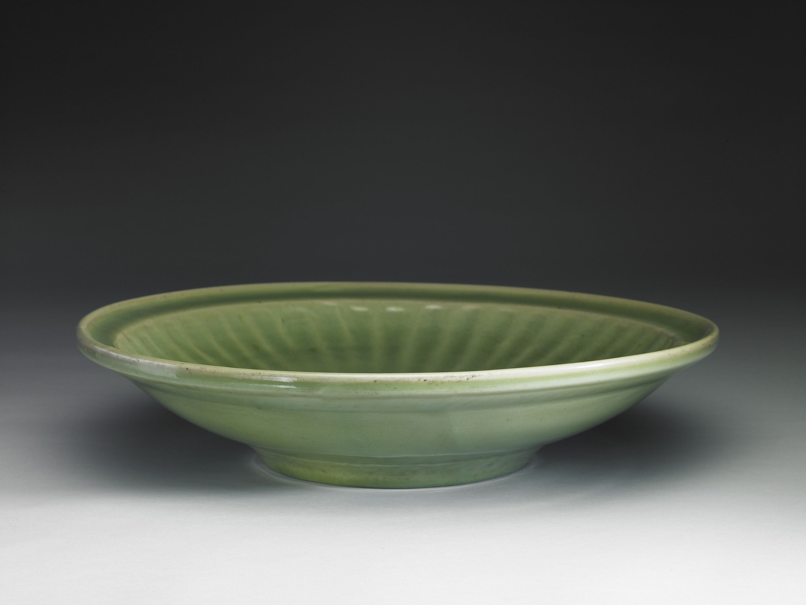 龍泉窯 青磁刻花紋合子(印盒) 龍泉窯 青磁刻花紋合子(印盒) 【公式通販】