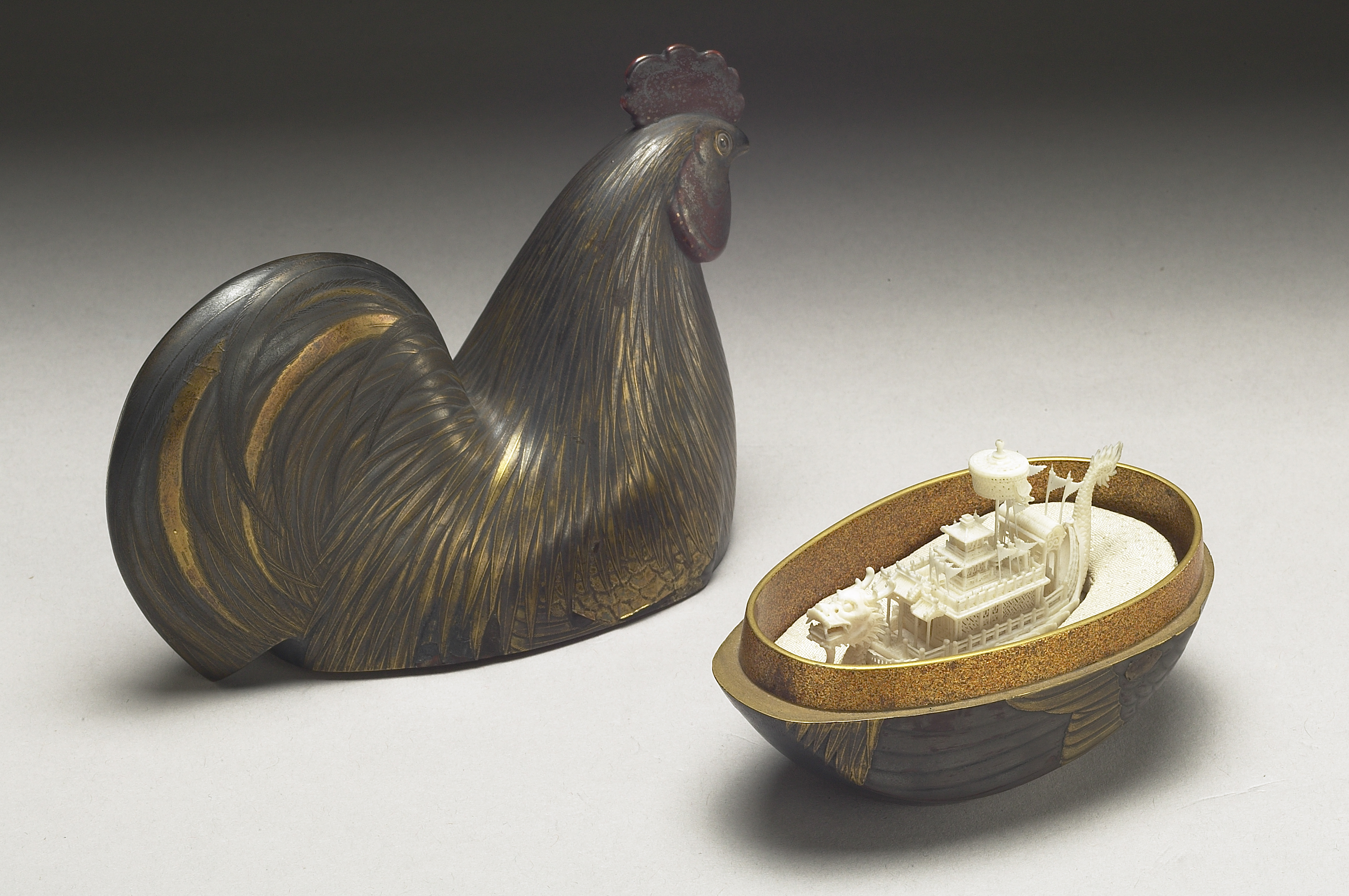 国立故宮博物院 3D文物鑑賞-3D文物-清 18世紀 象牙仙工船 付き蒔絵公鶏盒