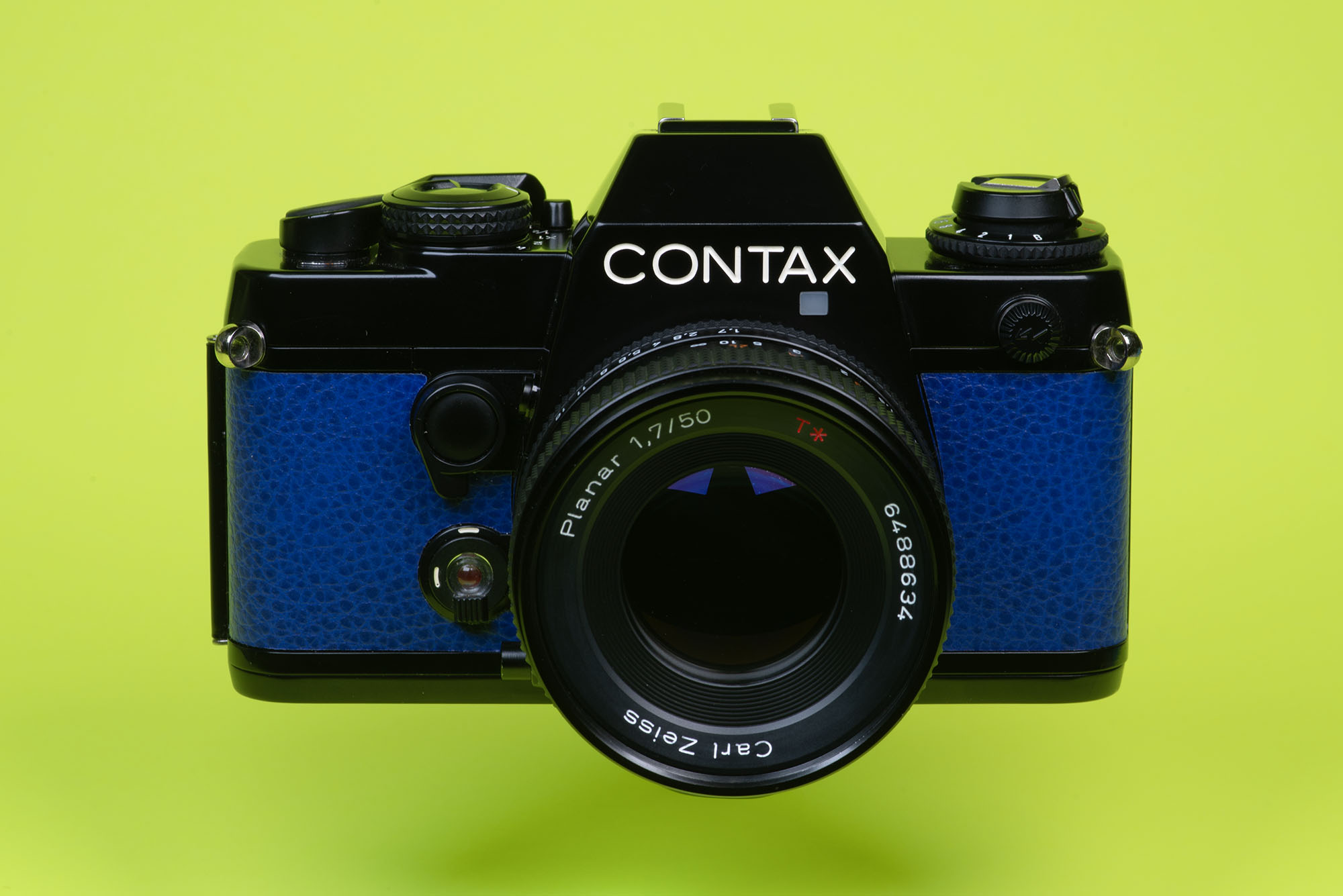 Classic Camera Review: Contax 139 Quartz - The Noisy Shutter