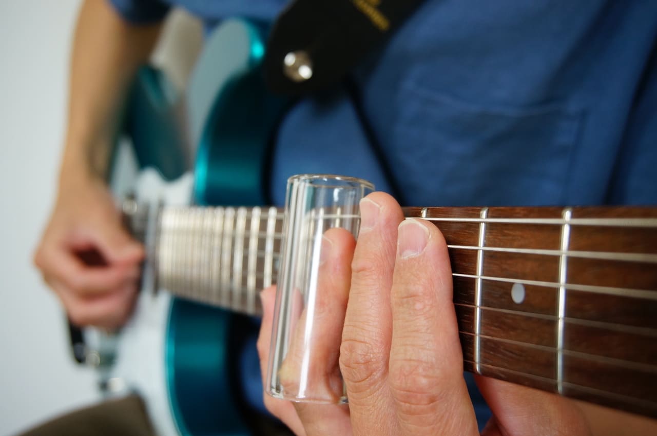 簡単フレーズで弾くはじめてのボトルネック奏法（スライドギター