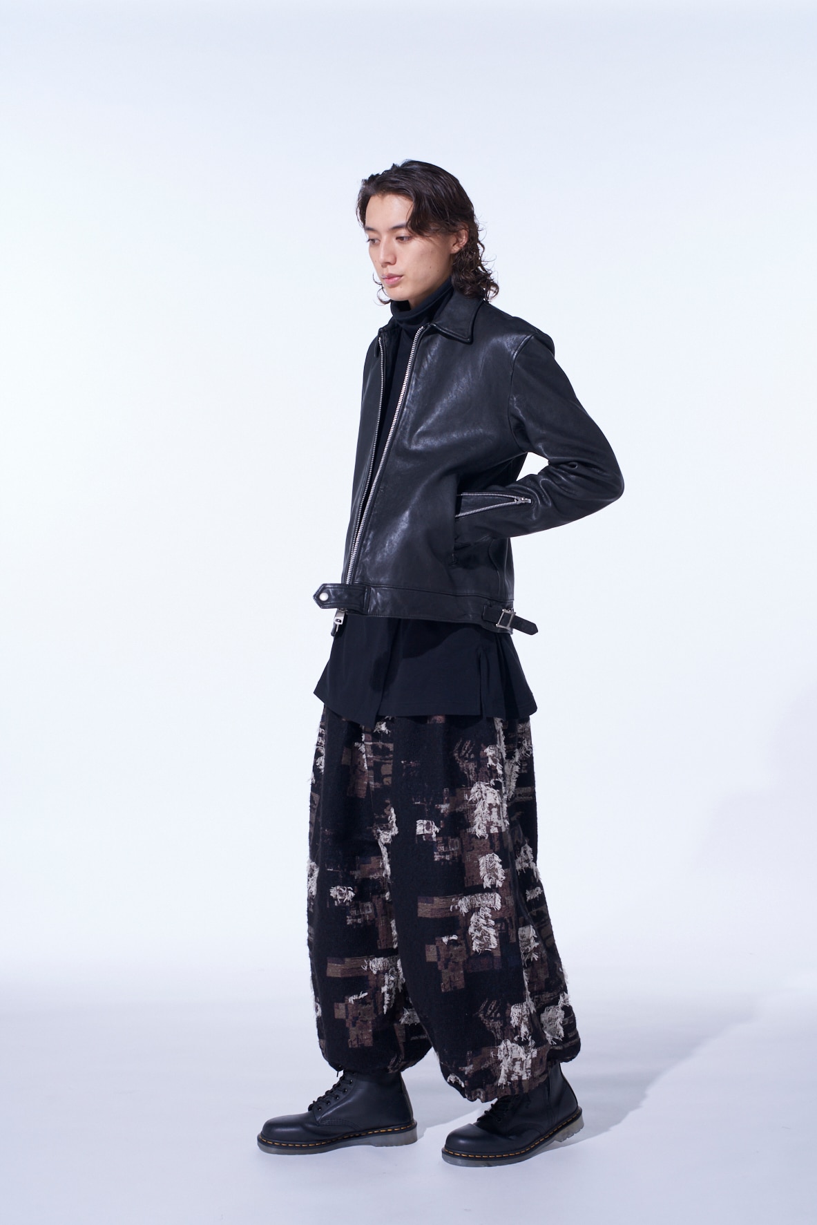 PATCHWORK CUT JACQUARD BALLOON PANTS(S Black): S'YTE｜THE SHOP