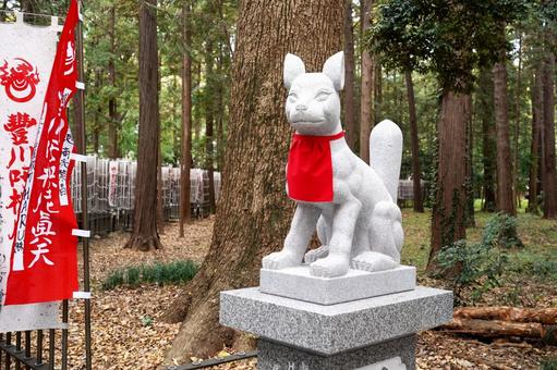 狐の石像の写真素材｜写真素材なら「写真AC」無料（フリー）ダウンロードOK