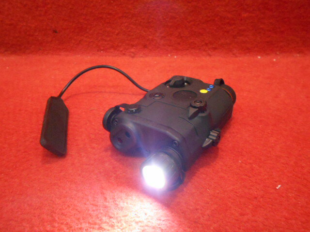 ブラック電動ガン レーザーサイト付き ブラック電動ガン レーザー