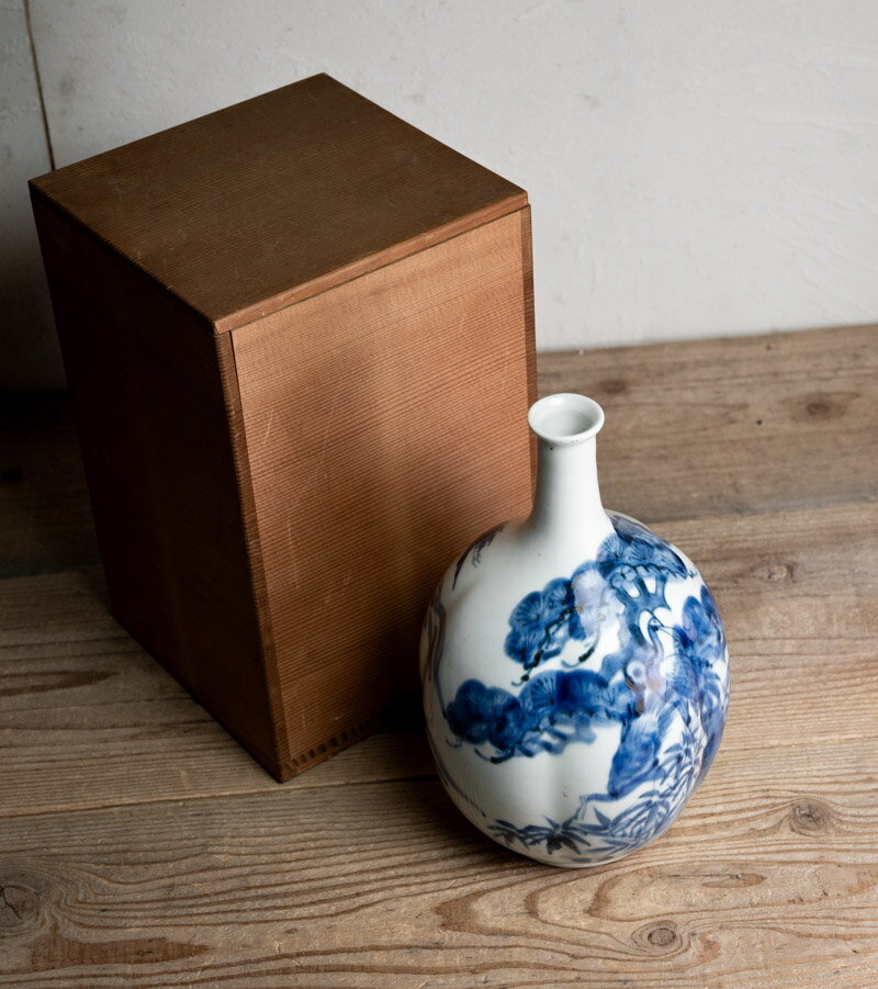 幸せウサギ 古伊万里 錦手 色絵美人角徳利 金彩 色絵 一輪挿し v613