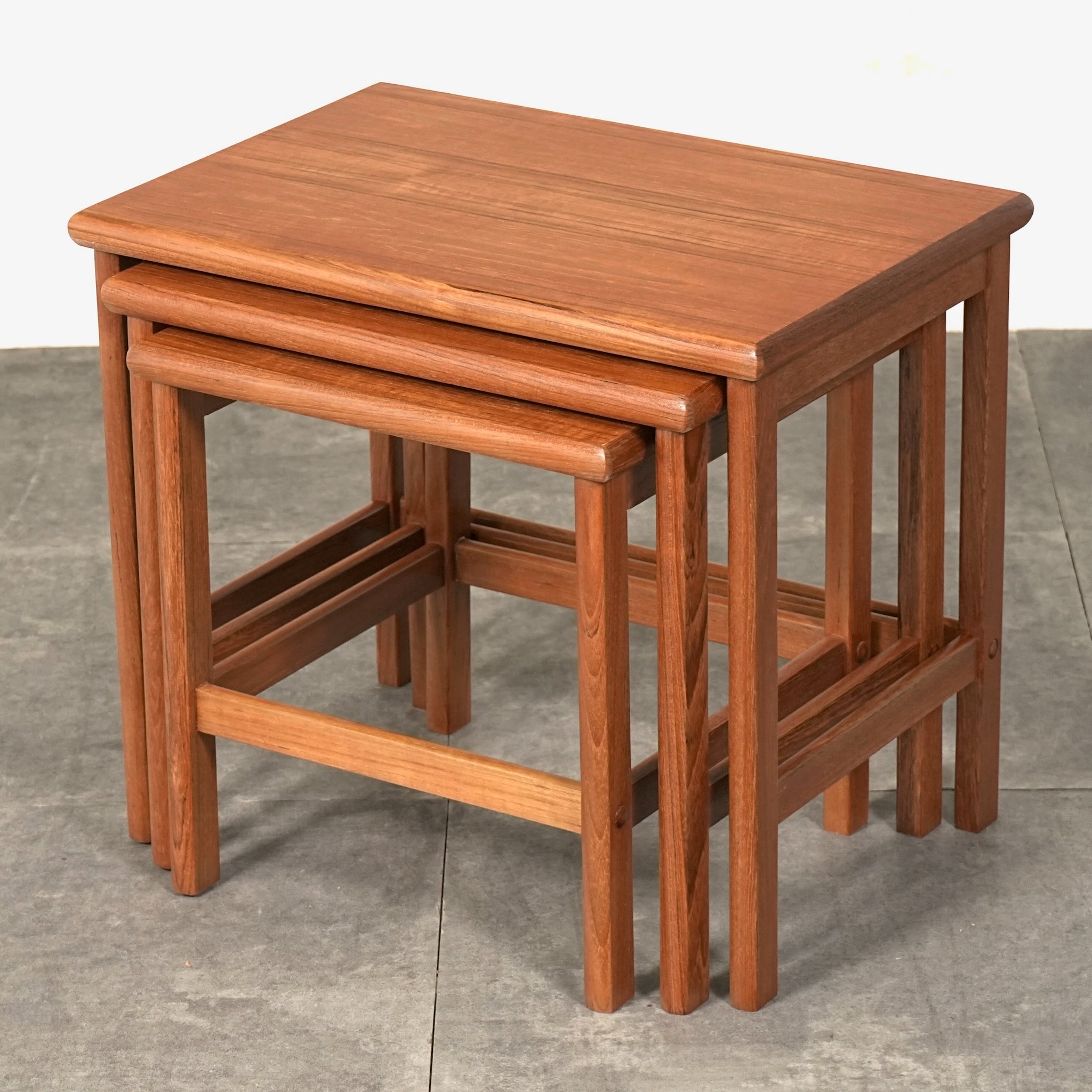 デンマークヴィンテージ ネストテーブル – TIME HYPE