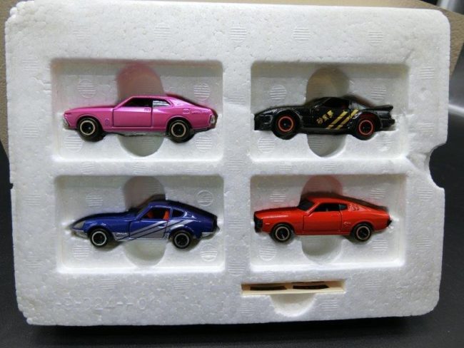 訳あり トミカ 喝徒飛競争車 4台セット カットビレーサー 訳あり トミカ