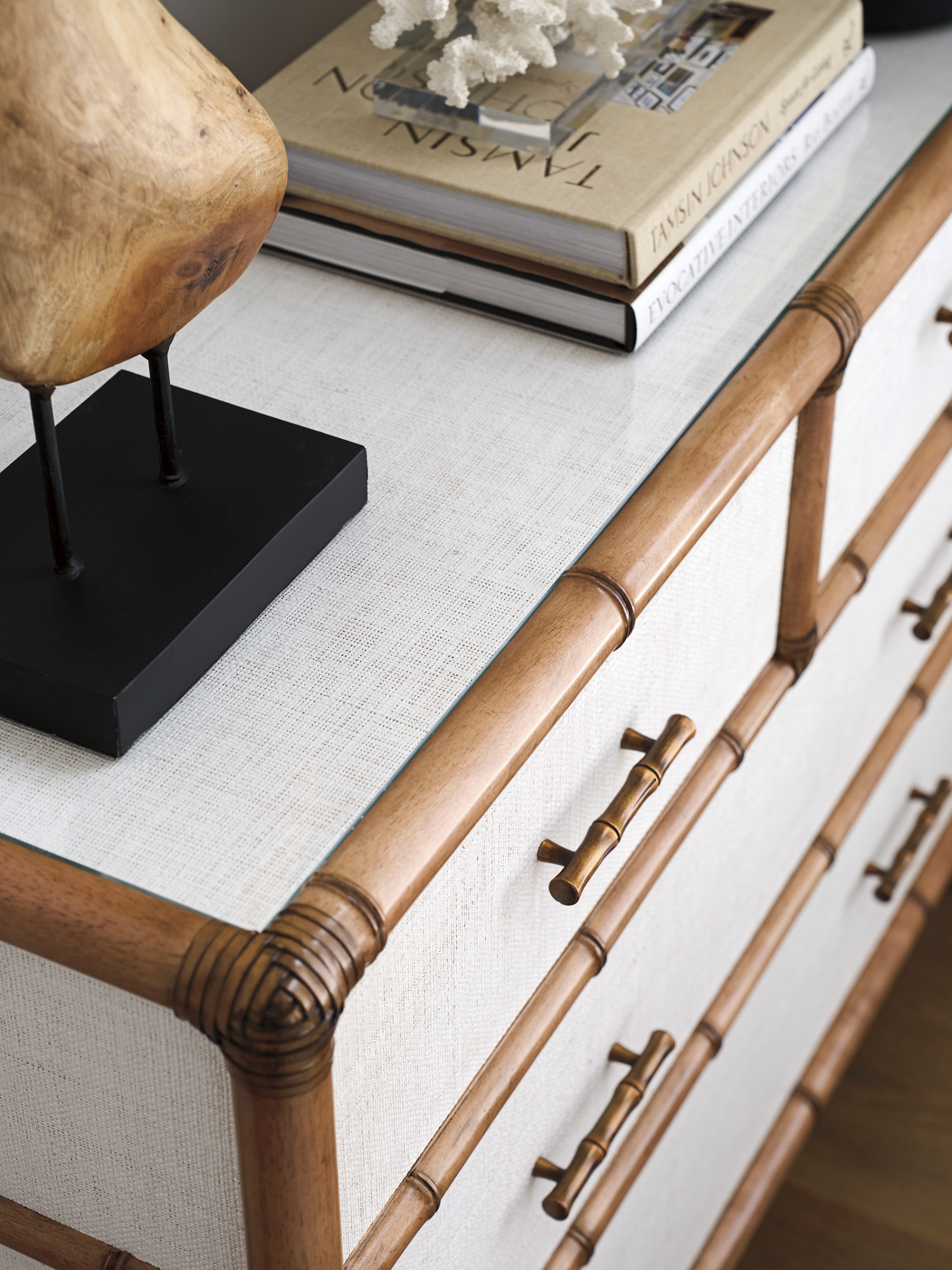 580-973 | Dolphin Cay Shell Key Hall Chest | Key BiscayneTommy Bahama