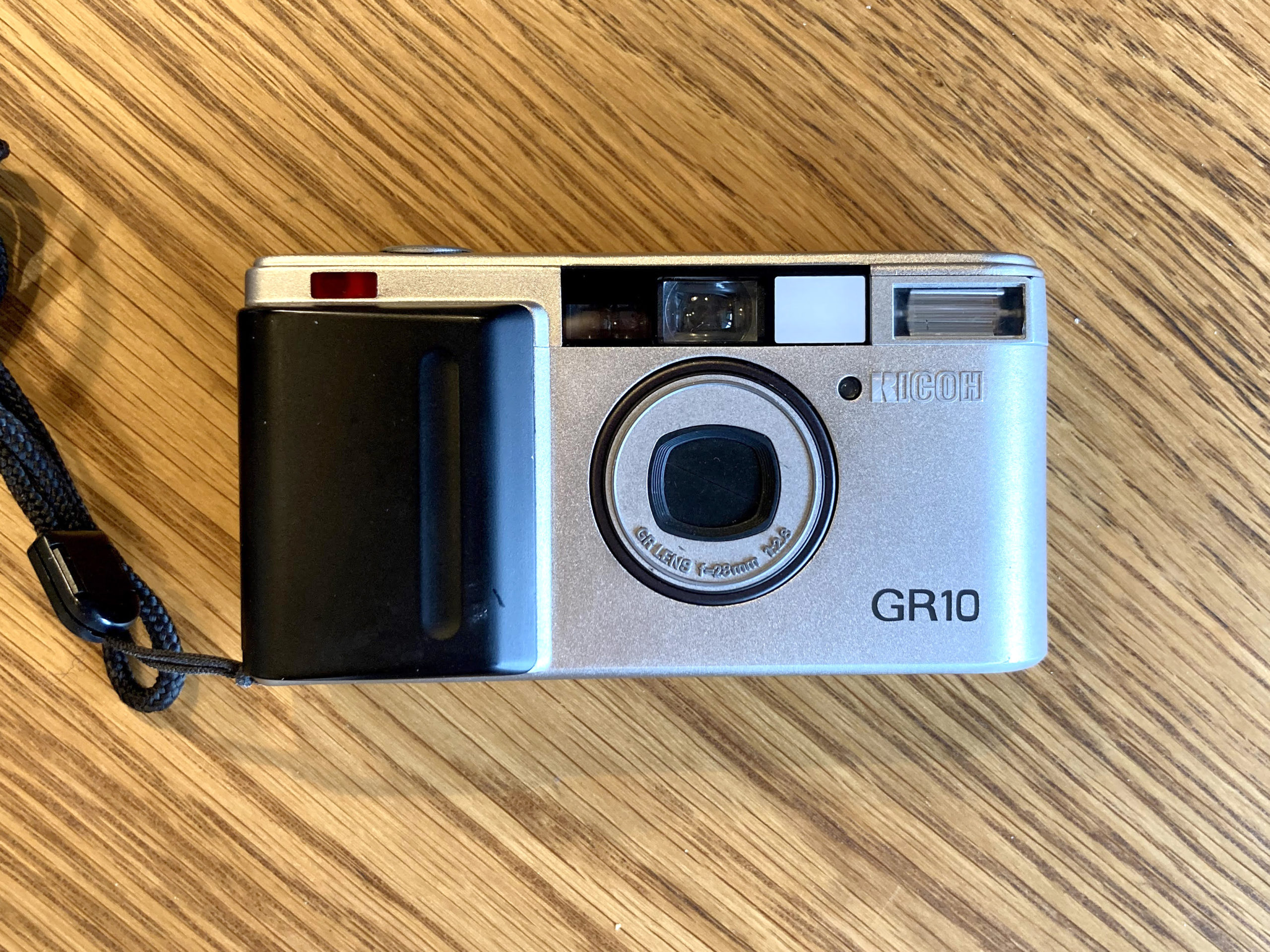RICOH GR10 コンパクトフィルムカメラ