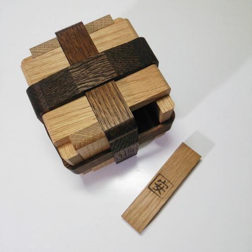 安兵衛」亀井明夫作 からくり細工/組木 帯組箱｜中野区野方の