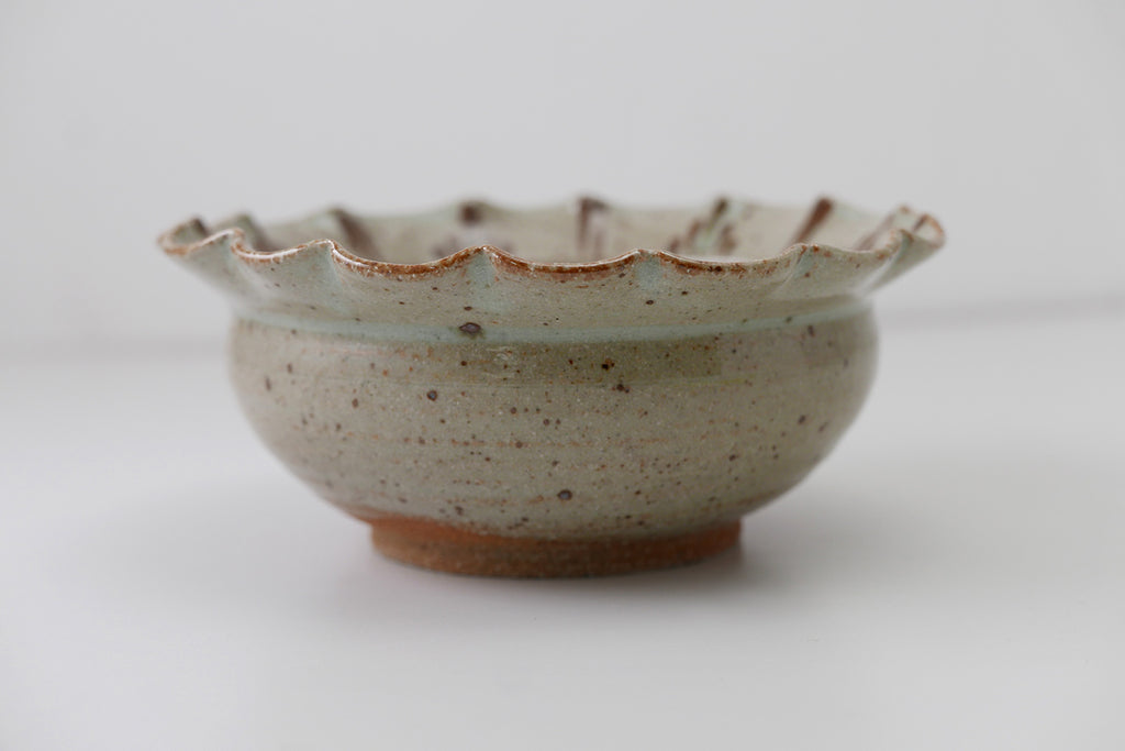 252『唐津 大きく歪んでいる鉢』 /骨董品 古美術 アンティーク 古玩