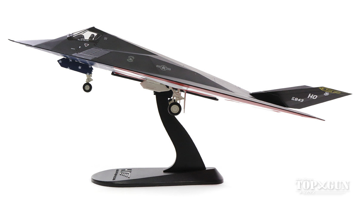 Hobby Master F-117A アメリカ空軍 第49戦闘航空団 引退時 星条旗塗装