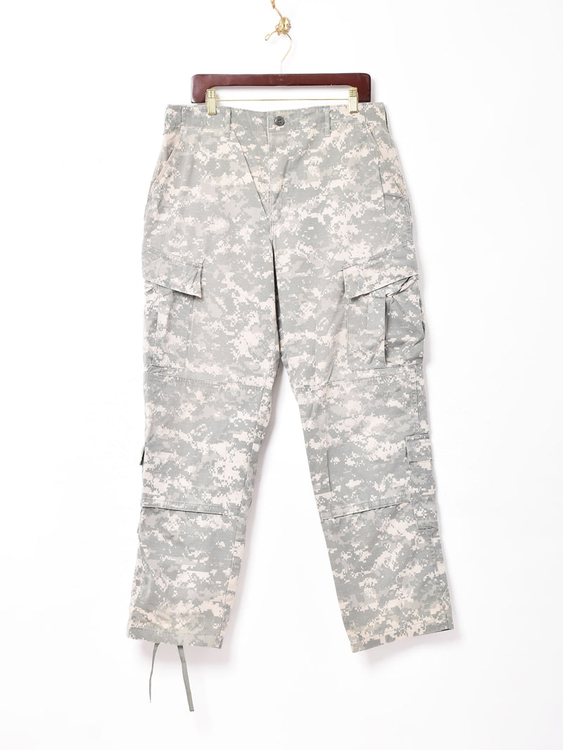 アメリカ軍デジタルカモカーゴパンツ W35 – 古着屋Top of the Hillの
