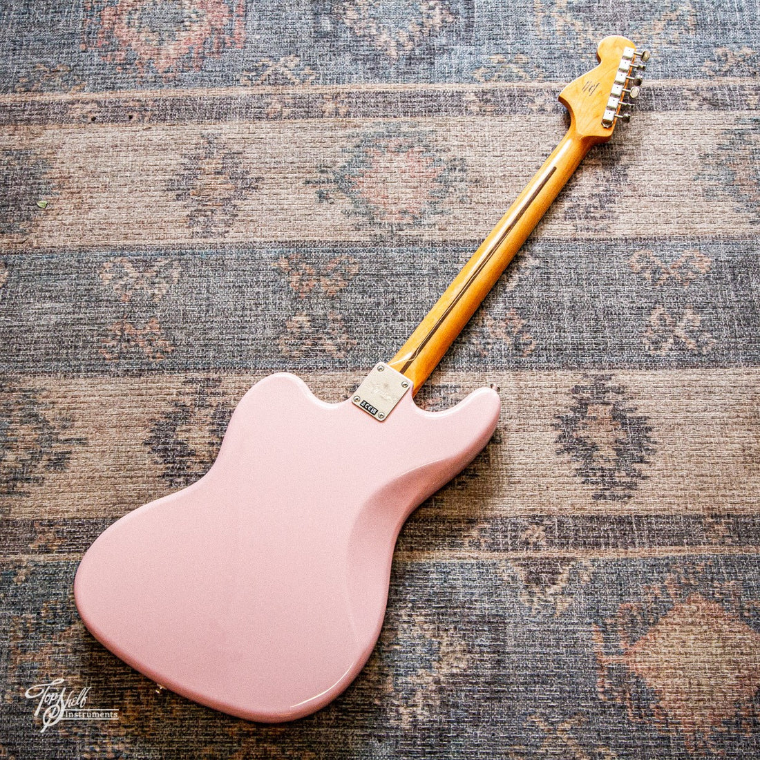 Squier Classic Vibe Bass VI FSR Shell Pink 2022 – Topshelf Instruments