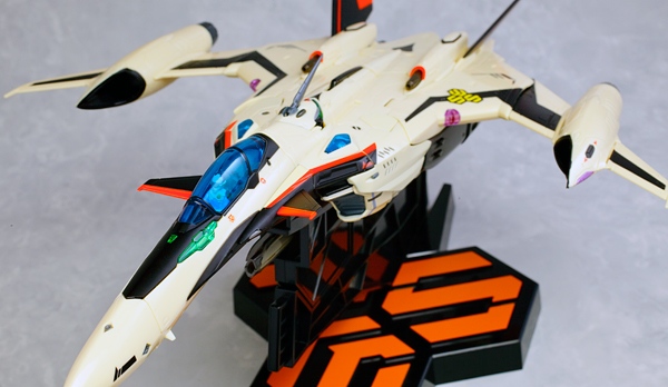 とろ＋ひまつぶし | DX超合金 ：YF-29 デュランダルバルキリー イサム